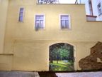 114  illusional painting of yard, Praha, 2008